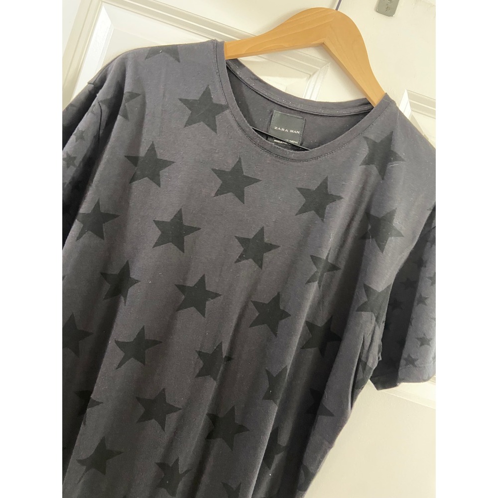 Zara Man Star Print T-Shirt Mens XL Gray Black Flocked Short Sleeve Crewneck
